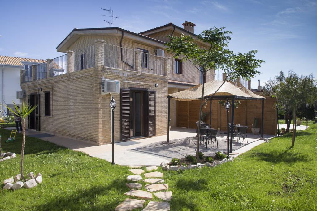 فاستو Villa Saraceni المظهر الخارجي الصورة